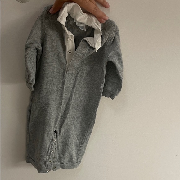 Ralph Lauren Gray Baby Onesie with White Collar - Picture 1 of 6